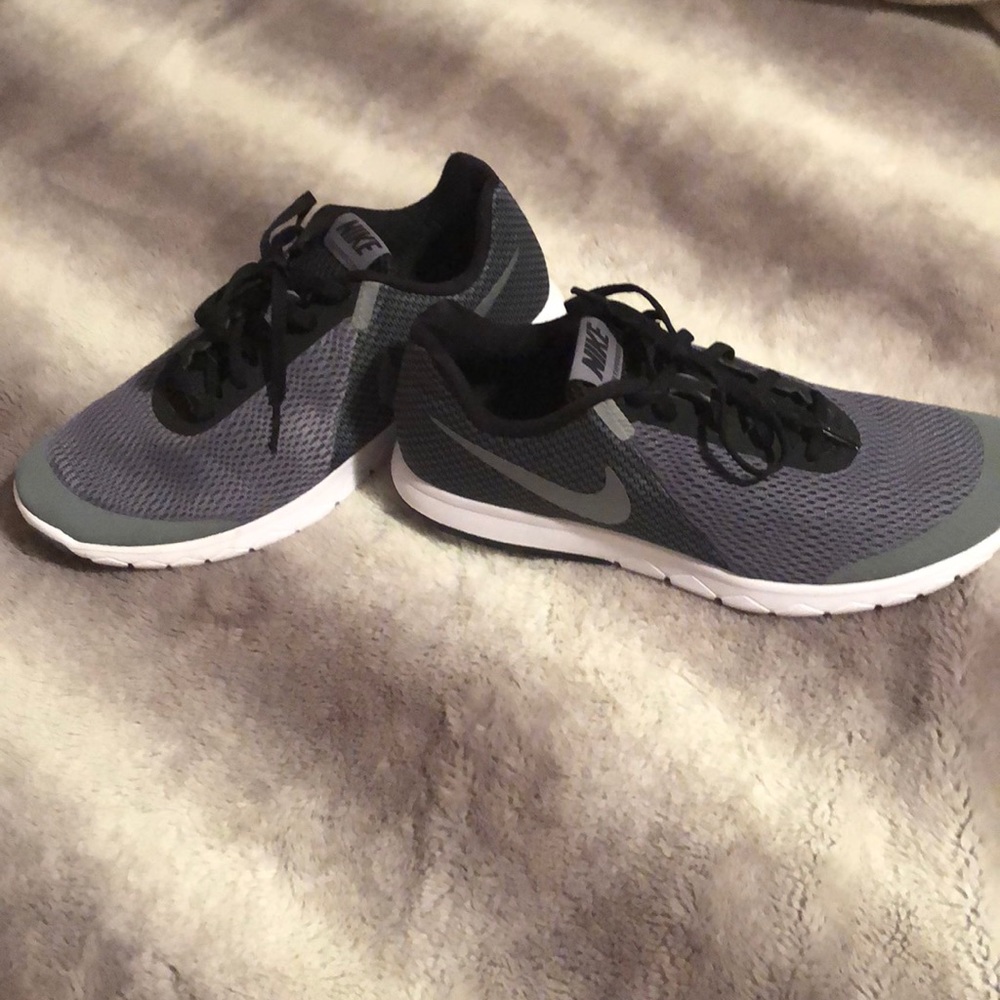 Nike Tennis shoes